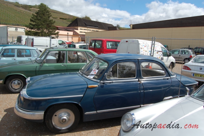 Panhard PL 17 1959-1965 (1960 PL 17 L1 sedan 4d), left side view