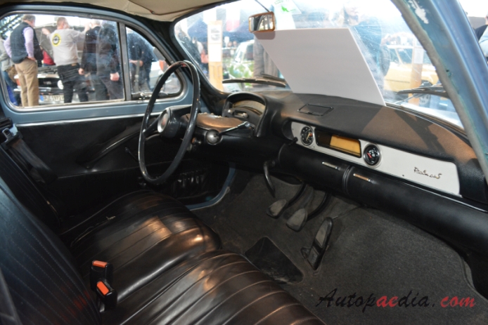Panhard PL 17 1959-1965 (1964 17b sedan 4d), wnętrze