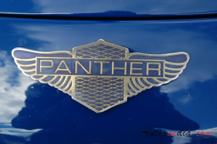 Panther Kallista 1982-1990 (1983 Ford 2.8 V6), front emblem  