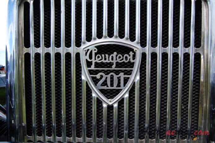 Peugeot 201 1929-1937 (1932 201 C saloon 4d), emblemat przód 