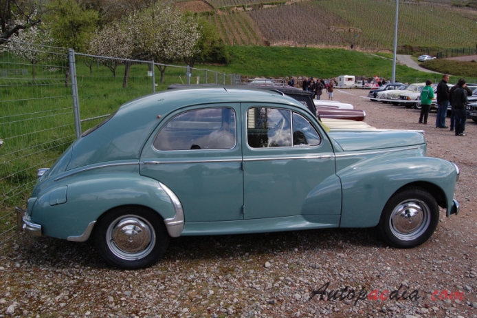 Peugeot 203 1948-1960 (1952-1960 sedan 4d), prawy bok