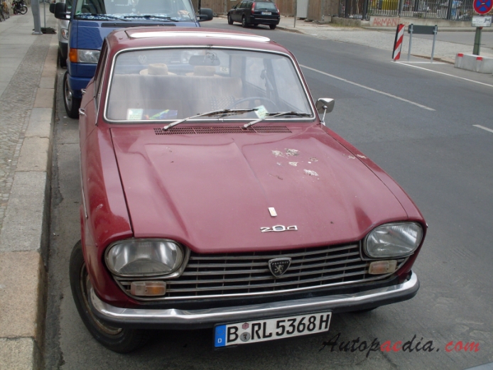 Peugeot 204 1965-1976 (1965-1969 sedan 4d), przód
