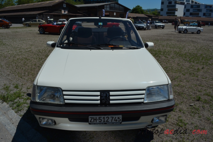 Peugeot 205 1983-1998 (1985-1990 Peugeot 205 CTi cabriolet 2d), przód