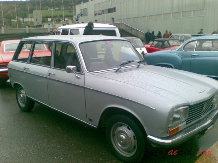 Peugeot 304 1969-1980 (1970-1980 estate 5d), right front view