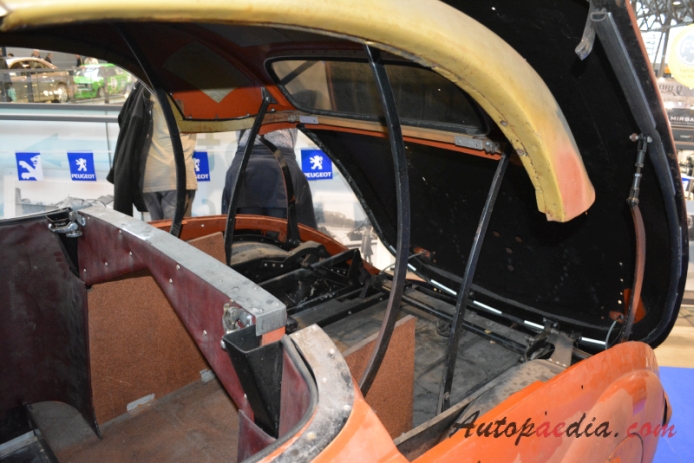 Peugeot 402 1935-1942 (1936 Decapotable Metallique Eclipse E4 convertible 2d), interior