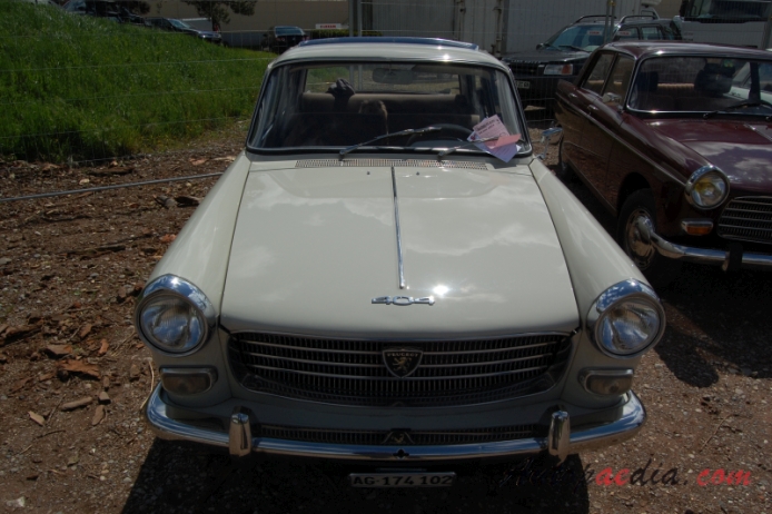Peugeot 404 1960-1975 (1962-1965 saloon 4d), przód