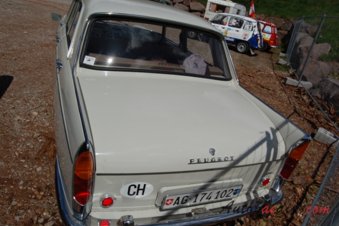 Peugeot 404 1960-1975 (1962-1965 saloon 4d), tył