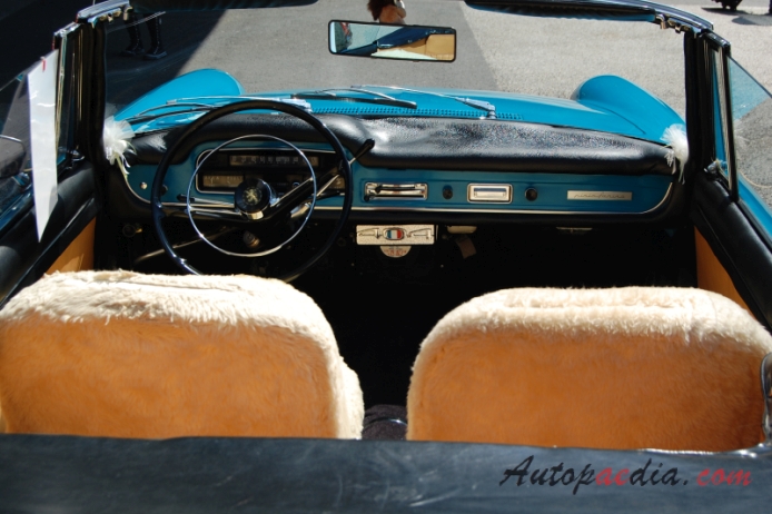 Peugeot 404 1960-1975 (1963 Pininfarina cabriolet 2d), wnętrze