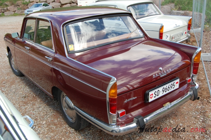 Peugeot 404 1960-1975 (1966-1975 saloon 4d), lewy tył
