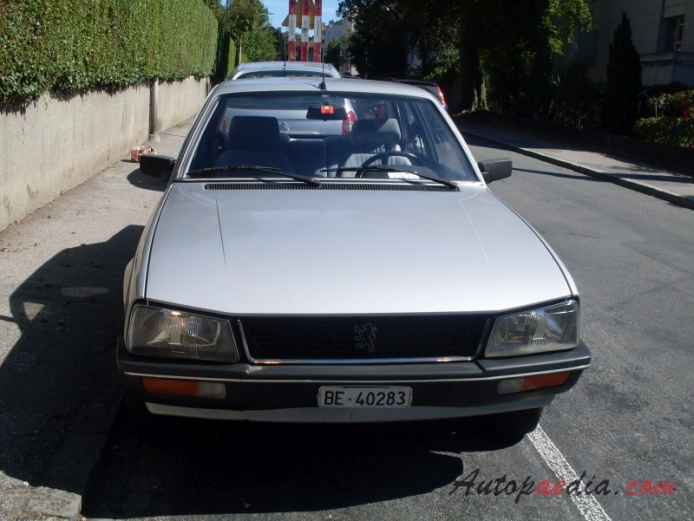 Peugeot 505 1979-1993 (sedan 4d), przód