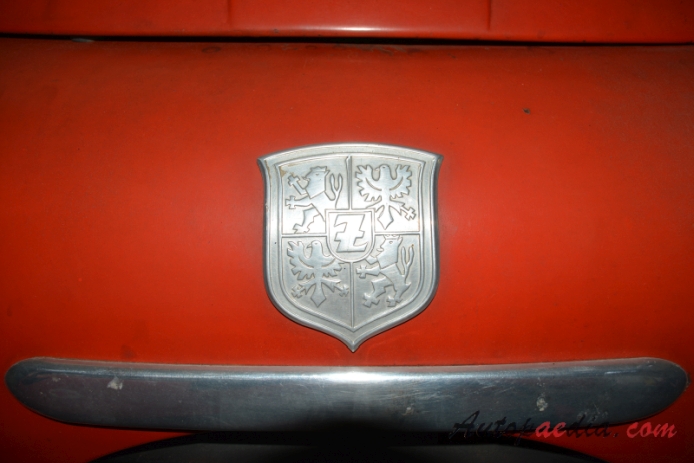 Phänomen Granit 30K (Robur Garant 30K) 1953-1961 (1960 LF-Lkw-TS 8-STA wóz strażacki), emblemat przód 