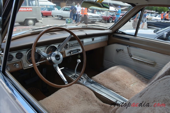 Plymouth Barracuda 1. generacja 1964-1966 (1966 Formula S fastback Coupé 2d), wnętrze