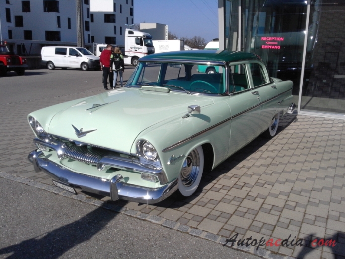 Plymouth Belvedere 2. generacja 1955-1956 (1955 sedan 4d), lewy przód