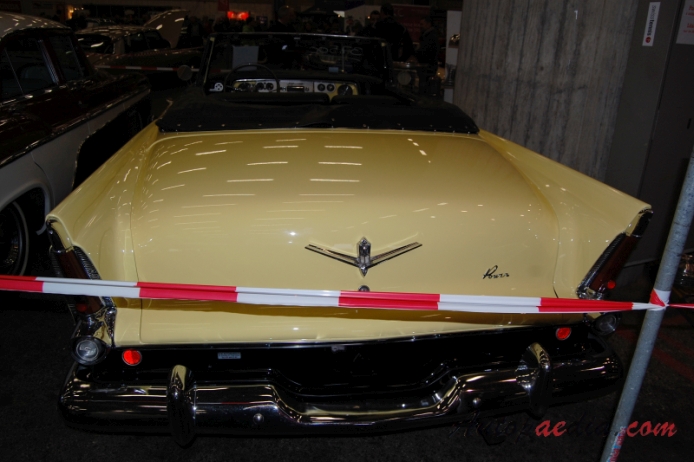 Plymouth Belvedere 2. generacja 1955-1956 (1956 convertible 2d), tył