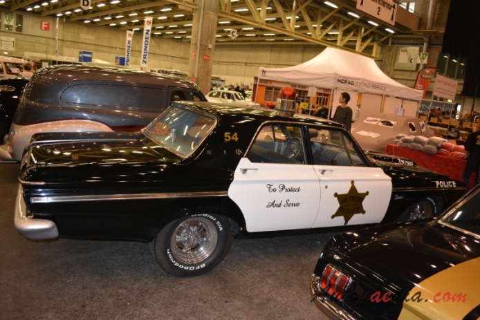 Plymouth Belvedere 5. generacja 1962-1964 (1963 Radiowóz policyjny sedan 4d), prawy bok