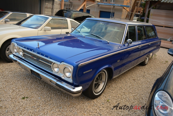 Plymouth Belvedere 6th generation 1965-1967 (1967 Belvedere II station wagon 5d), left front view