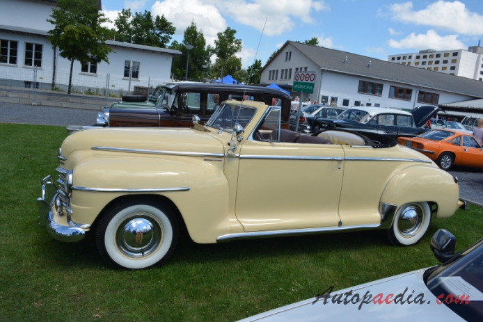 Plymouth Deluxe 1946-1950 (1946-1948 Special Deluxe cabriolet 2d), lewy bok