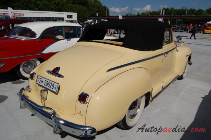 Plymouth Deluxe 1946-1950 (1946-1948 Special Deluxe cabriolet 2d), right rear view