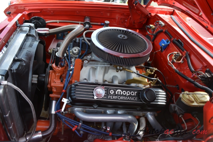 Plymouth Fury 3rd generation 1962-1964 (1963 sedan 2d), engine  