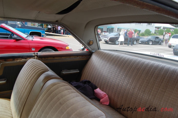 Plymouth Fury 3. generacja 1962-1964 (1964 hardtop Coupé 2d), wnętrze