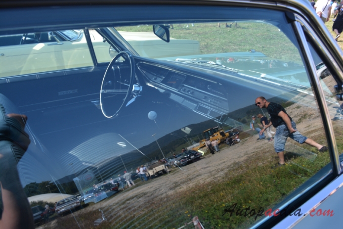 Plymouth Fury 4. generacja 1965-1968 (1966 Fury III hardtop 2d), wnętrze