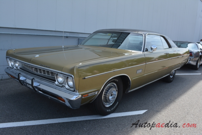 Plymouth Fury 5th generation 1969-1973 (1969 Sport Fury hardtop 2d), left front view