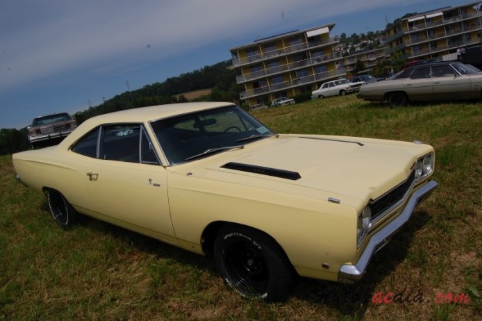 Plymouth Road Runner 1st generation 1968-1970 (1968 Coupé 2d), right front view