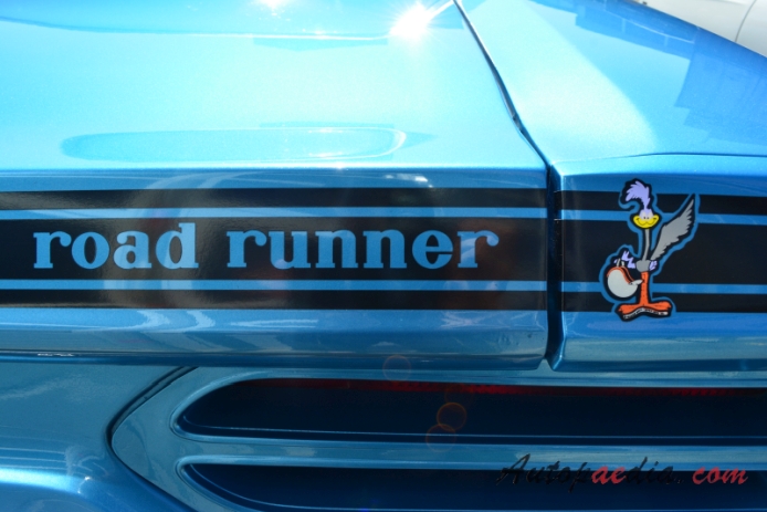 Plymouth Road Runner 1. generacja 1968-1970 (1970 Plymouth Road Runner 440 Six Pack hardtop 2d), emblemat tył 