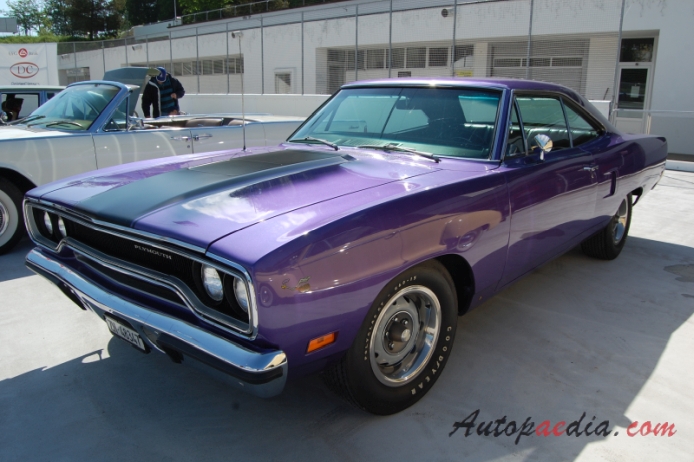 Plymouth Road Runner 1st generation 1968-1970 (1970 hardtop 2d), left front view