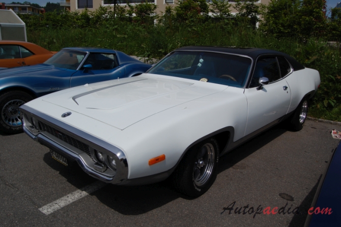 Plymouth Satellite 3rd generation 1971-1974 (1972 Sebring Plus hardtop 2d), left front view