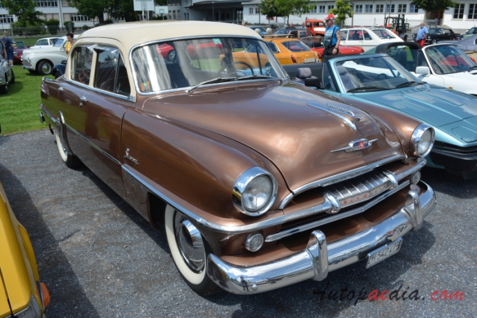 Plymouth Savoy 1. generacja 1955-1956 (1954 sedan 4d), prawy przód