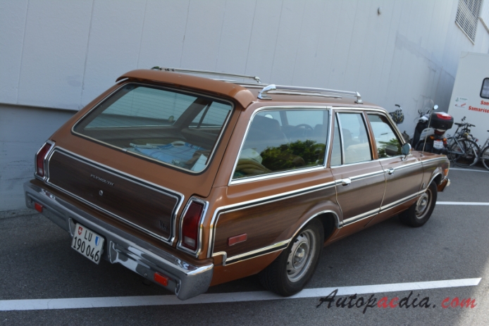 Plymouth Volare 1976-1980 (1978-1979 Premier Station Wagon 5d), right rear view