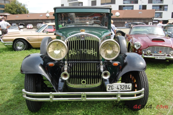 Plymouth 1928-1930 (saloon 4d), front view
