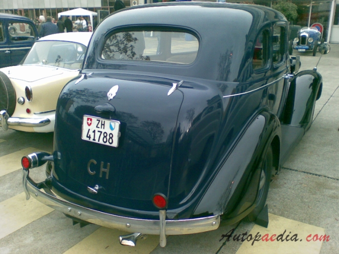 Plymouth 1936 (saloon 4d), right rear view
