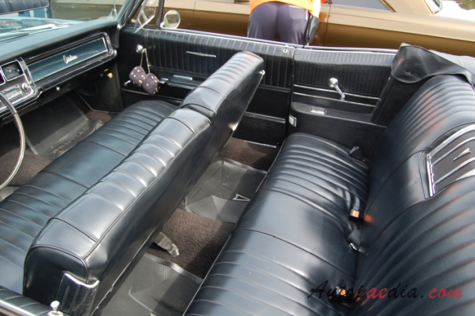 Pontiac Catalina 4. generacja 1965-1970 (1966 convertible 2d), wnętrze