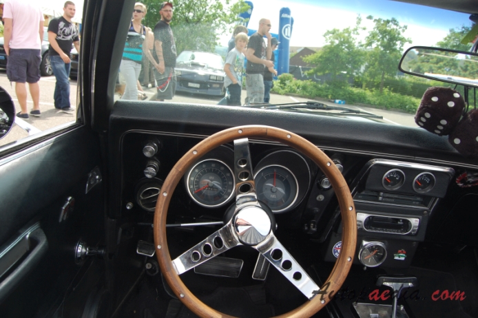 Pontiac Firebird 1. generacja 1967-1969 (1968 cabriolet 2d), wnętrze