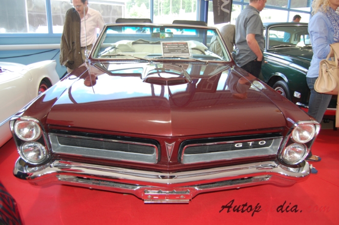 Pontiac GTO 1. generacja 1964-1967 (1965 Tempest GTO convertible 2d), przód