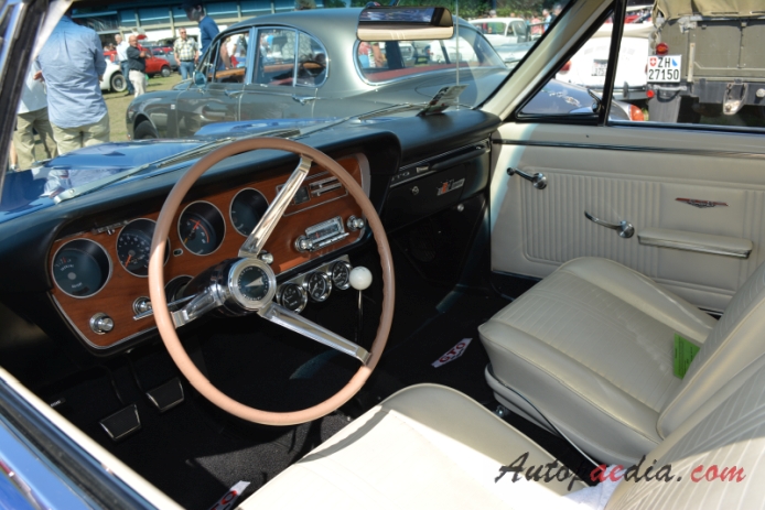Pontiac GTO 1. generacja 1964-1967 (1966 Coupé 2d), wnętrze