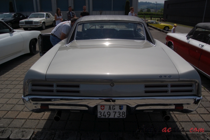 Pontiac GTO 1st generation 1964-1967 (1967 Coupé 2d), rear view