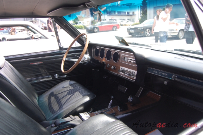 Pontiac GTO 1. generacja 1964-1967 (1967 Coupé 2d), wnętrze