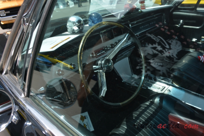 Pontiac Grand Prix 1. generacja 1962-1968 (1966 V8 389cui Coupé 2d), wnętrze