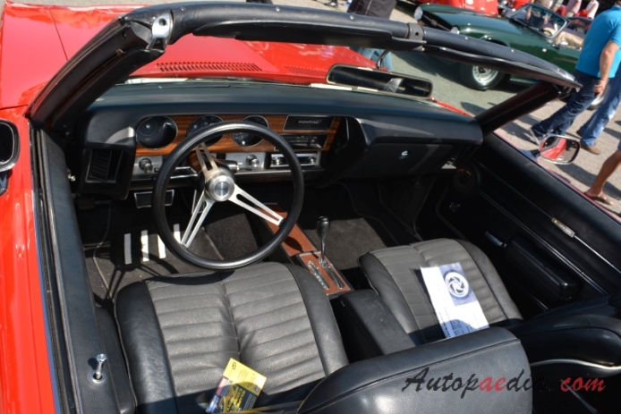 Pontiac LeMans 3. generacja 1970-1972 (1971 convertible 2d), wnętrze