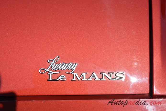 Pontiac LeMans 4th generation 1973-1977 (1974 Luxury LeMans Coupé 2d), rear emblem  