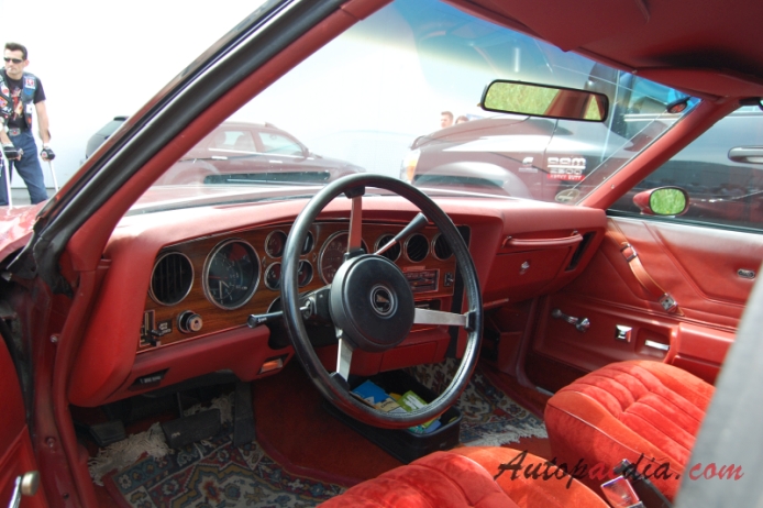 Pontiac LeMans 4. generacja 1973-1977 (1976 Grand LeMans sedan 4d), wnętrze