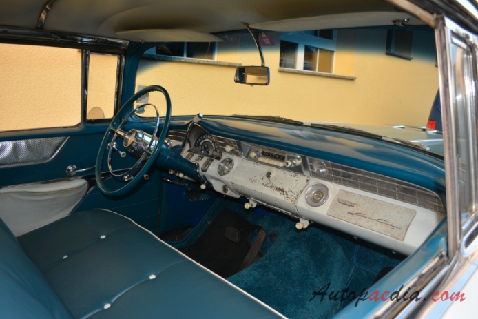 Pontiac Star Chief 2. generacja 1955-1957 (1956 hardtop 4d), wnętrze