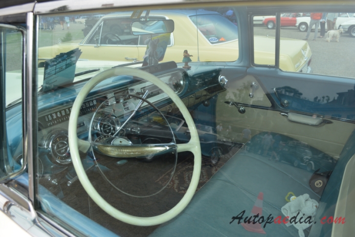 Pontiac Star Chief 2. generacja 1955-1957 (1957 hardtop 4d), wnętrze