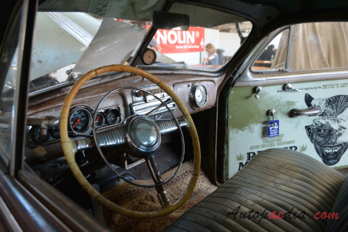 Pontiac Streamliner 1st generation 1942-1948 (1947 Coupé 2d), interior