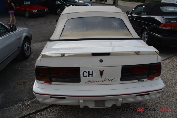 Pontiac Sunbird 3rd generation 1988-1994 (1992 convertible 2d), rear view