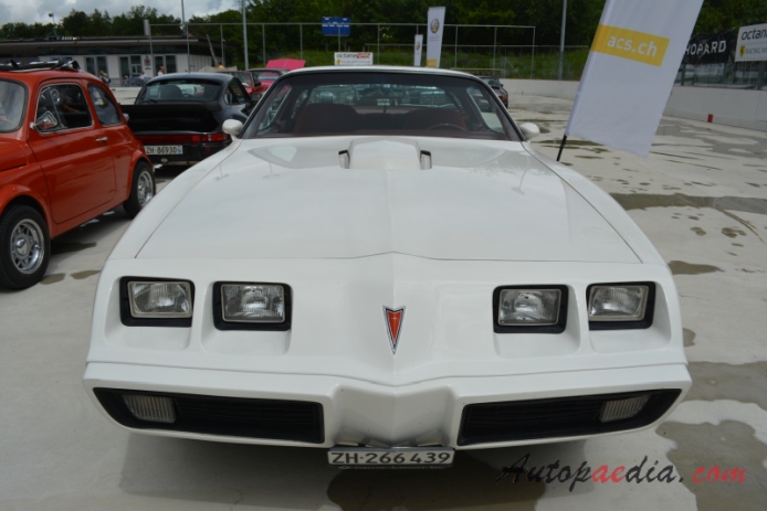 Pontiac Trans Am 2. generacja 1970-1981 (1979-1981 Trans Am Targa-top Coupé 2d), przód