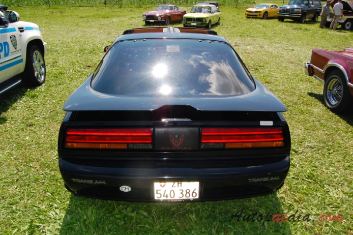 Pontiac Trans Am 3rd generation 1982-1992 (1990-1992 Trans Am targa top Coupé 2d), rear view